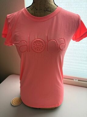 NWT Lilikoi Activewear Dri-Fit Shirt, Size Small, Tangerine Color